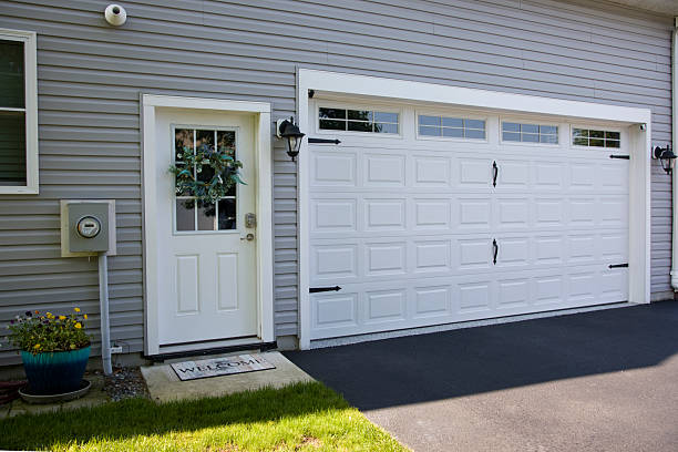 24/7 Emergency Garage Door Panel Replacement experts in Lincoln, AL